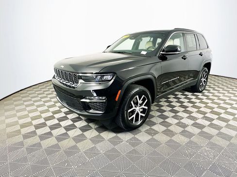Certified 2025 Jeep Grand Cherokee Limited AWD/4WD image 6