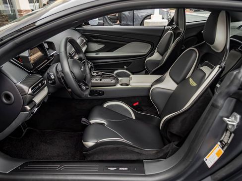 Used 2025 Aston Martin Vanquish image 15