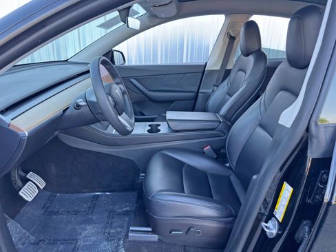 Used 2021 Tesla Model Y Performance image 17