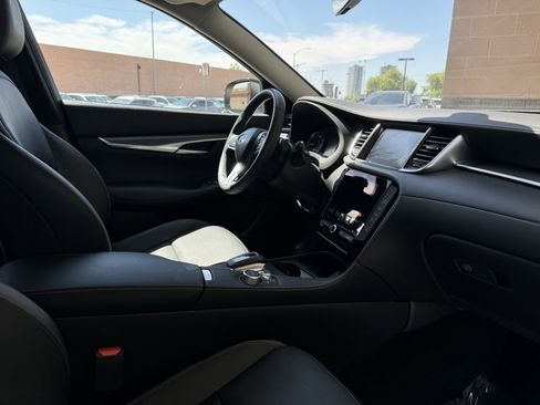 Used 2023 INFINITI QX50 Luxe image 41