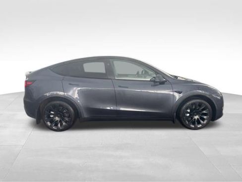 Used 2024 Tesla Model Y Long Range image 6