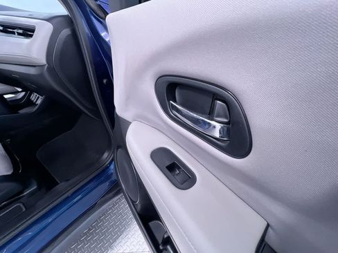 Used 2016 Honda HR-V LX image 34