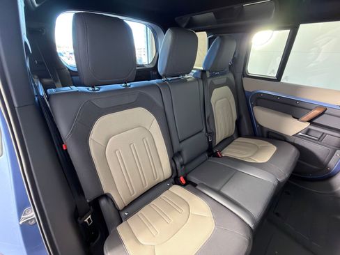 Used 2022 Land Rover Defender 110 X-Dynamic SE image 30