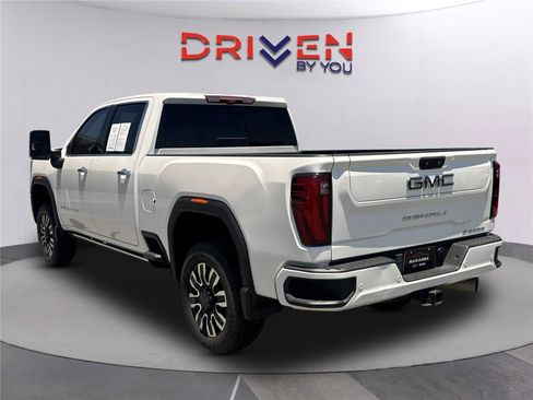 Used 2024 GMC Sierra 2500 Denali Ultimate w/ Max Trailering Package AWD/4WD image 6
