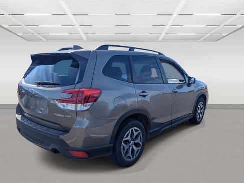 Used 2020 Subaru Forester Premium image 5
