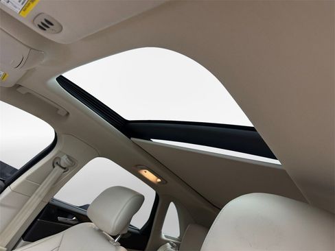 Used 2017 Lincoln MKC Reserve w/ Lincoln MKC Climate Package image 23