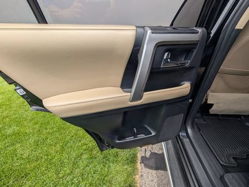 Used 2018 Toyota 4Runner SR5 AWD/4WD image 13