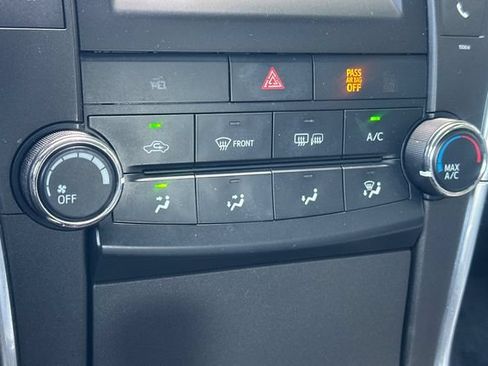 Certified 2017 Toyota Camry SE FWD image 24