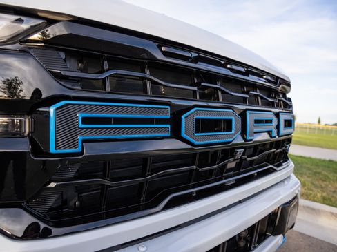 Used 2025 Ford F150 Raptor w/ Equipment Group 803A Raptor R AWD/4WD image 16