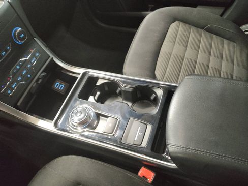 Used 2019 Ford Edge SEL FWD image 26