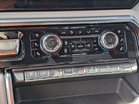 Used 2026 GMC Sierra 2500 Denali w/ Denali Reserve Package image 29