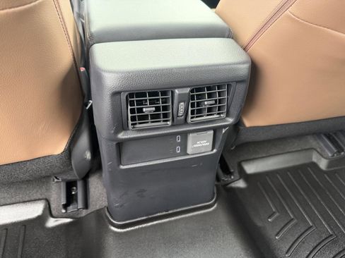 Used 2025 Toyota 4Runner Limited AWD/4WD image 15