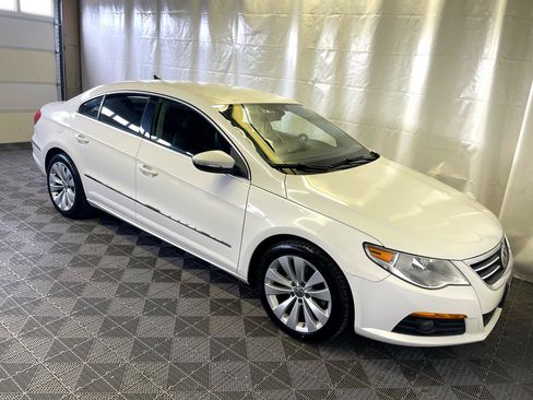 Used 2010 Volkswagen CC Sport image 10