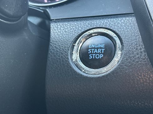 Certified 2022 Toyota Camry SE image 20