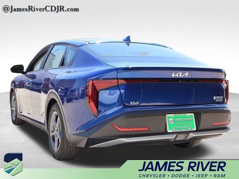 Used 2025 Kia K4 FWD image 3
