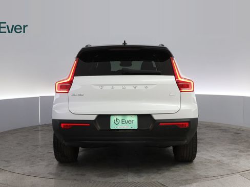 Used 2022 Volvo XC40 P8 Recharge Ultimate AWD/4WD image 15