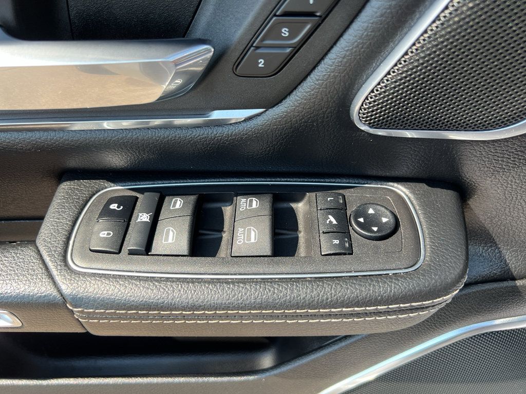 Used 2024 RAM 1500 Laramie AWD/4WD image 14