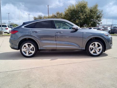 Certified 2025 Audi Q5 Premium Plus w/ Premium Plus image 12