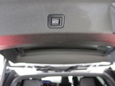 Certified 2023 Cadillac Escalade Premium Luxury image 13