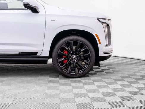 New 2026 Cadillac Escalade Platinum Sport w/ LPO, ONYX Package image 39