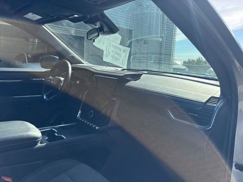 Used 2025 GMC Acadia Elevation image 15