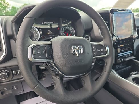 Used 2025 RAM 1500 Big Horn AWD/4WD image 9