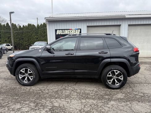 Used 2016 Jeep Cherokee Trailhawk w/ Cold Weather Group AWD/4WD image 8