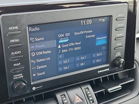 Used 2022 Toyota RAV4 XLE Premium image 10