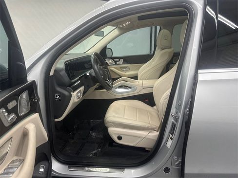 Used 2020 Mercedes-Benz GLE 350 GLE 350 w/ 3rd Row Seat Package image 9