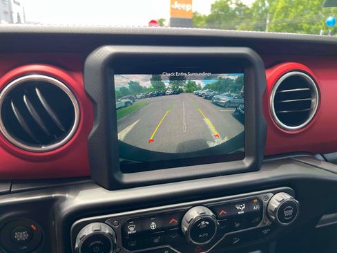 Used 2020 Jeep Wrangler Unlimited Rubicon w/ Dual Top Group AWD/4WD image 14