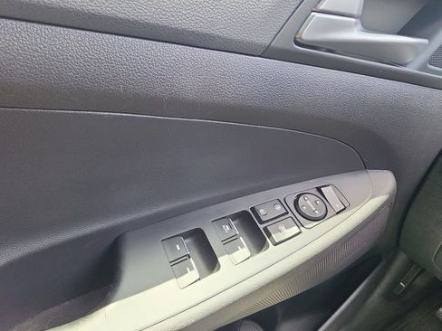 Used 2016 Hyundai Tucson Limited w/ Option Group 03 FWD image 23