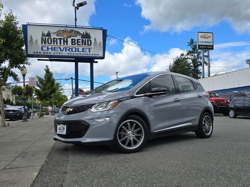 Used 2020 Chevrolet Bolt LT FWD image 1