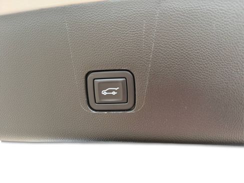 Used 2023 Chevrolet Traverse RS w/ LPO, Floor Liner Package AWD/4WD image 23