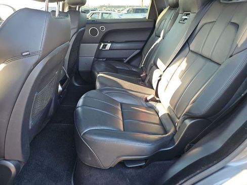 Used 2017 Land Rover Range Rover Sport SE image 7