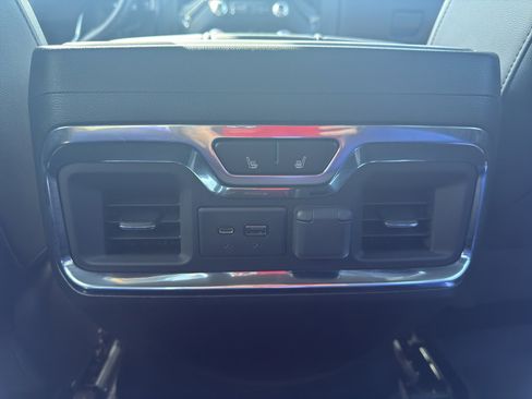 Used 2020 GMC Sierra 1500 AT4 w/ AT4 Premium Package AWD/4WD image 13