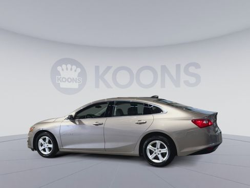 Used 2022 Chevrolet Malibu LS w/ LPO, Floor Liner Package FWD image 8