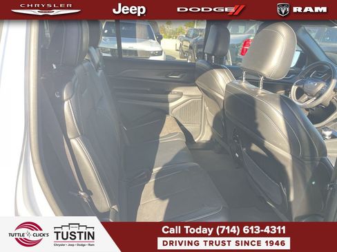 Used 2023 Jeep Grand Cherokee L Laredo AWD/4WD image 23
