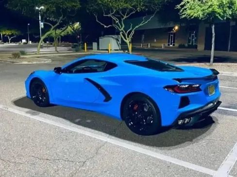 Used 2022 Chevrolet Corvette Stingray Coupe w/ 1LT RWD image 1