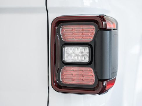 New 2025 Jeep Gladiator Sport image 6