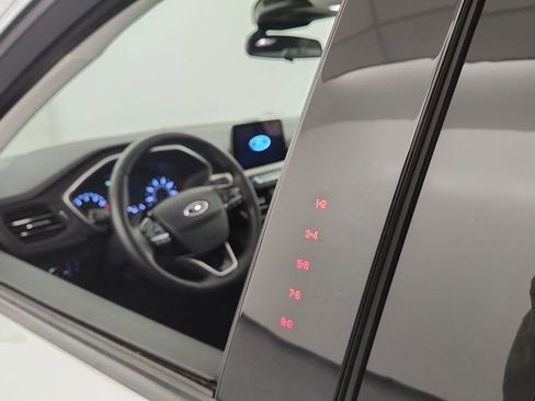 Used 2022 Ford Escape SEL image 23