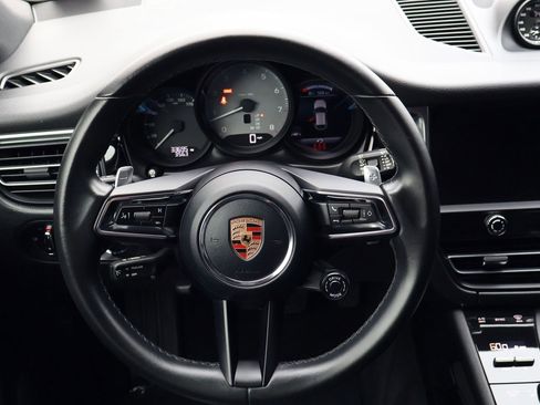 Certified 2022 Porsche Macan S image 15