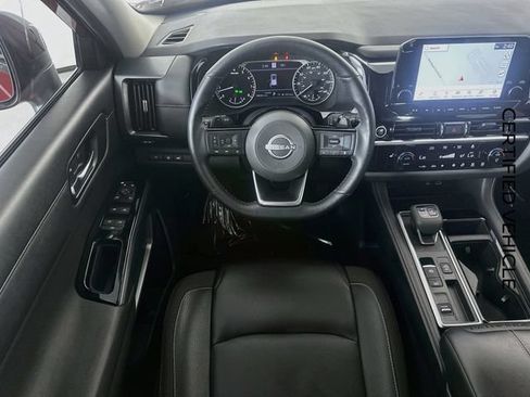 Certified 2024 Nissan Pathfinder SL FWD image 22