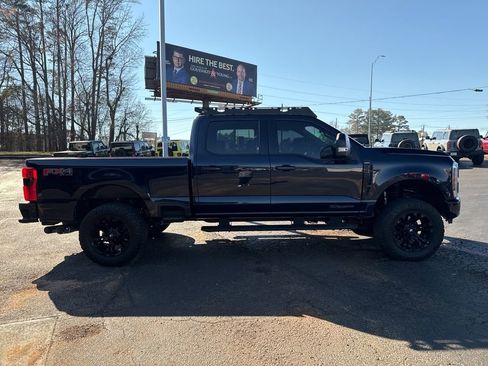 Used 2023 Ford F250 Lariat w/ Lariat Ultimate Package AWD/4WD image 6