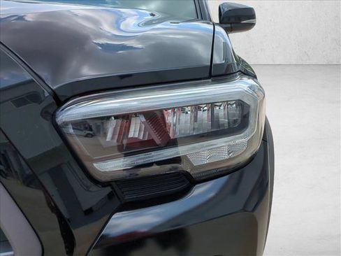Certified 2022 Toyota Tacoma TRD Off-Road w/ TRD Premium Off Road Package RWD image 9