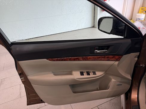 Used 2011 Subaru Legacy 2.5i Limited AWD/4WD image 13