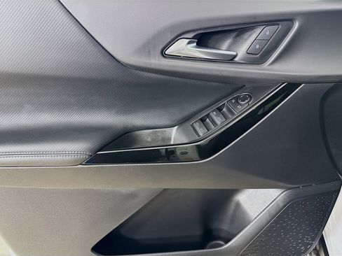 Used 2025 Chevrolet Equinox LT FWD image 20