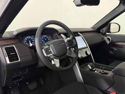 New 2026 Land Rover Discovery S AWD/4WD image 4