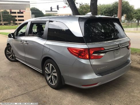 Used 2023 Honda Odyssey Touring image 6
