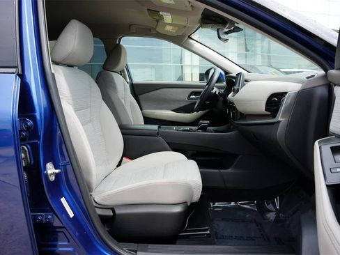Used 2021 Nissan Rogue SV image 23