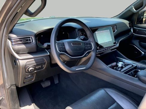 Used 2022 Jeep Wagoneer Series I w/ Convenience Group I AWD/4WD image 16